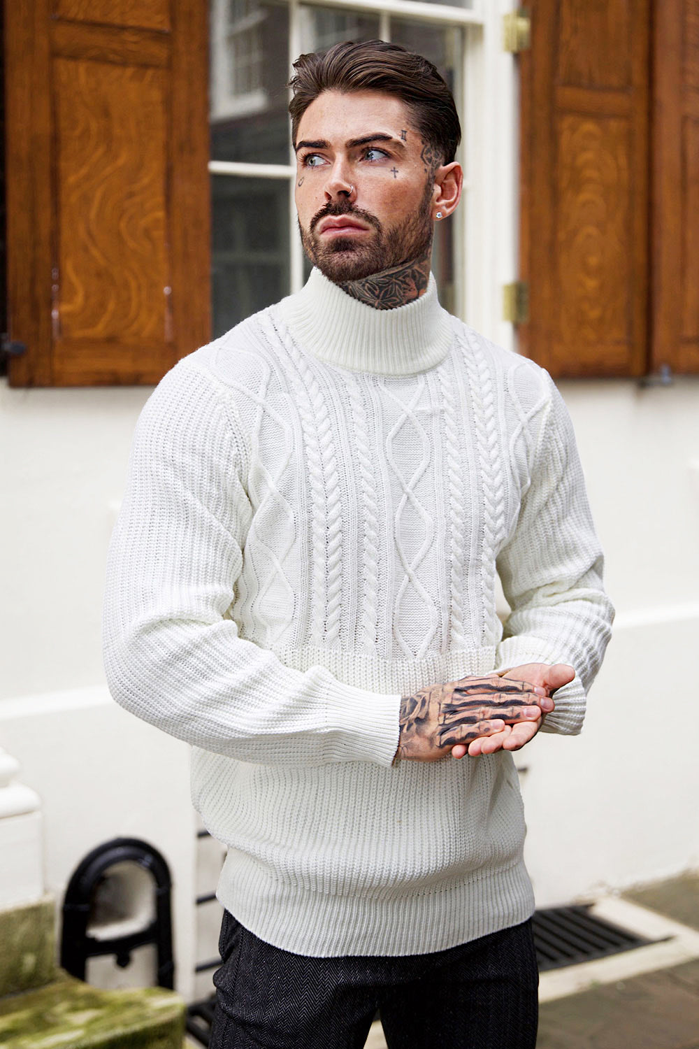 Men's White Knitted Pullover Fashion Sweater