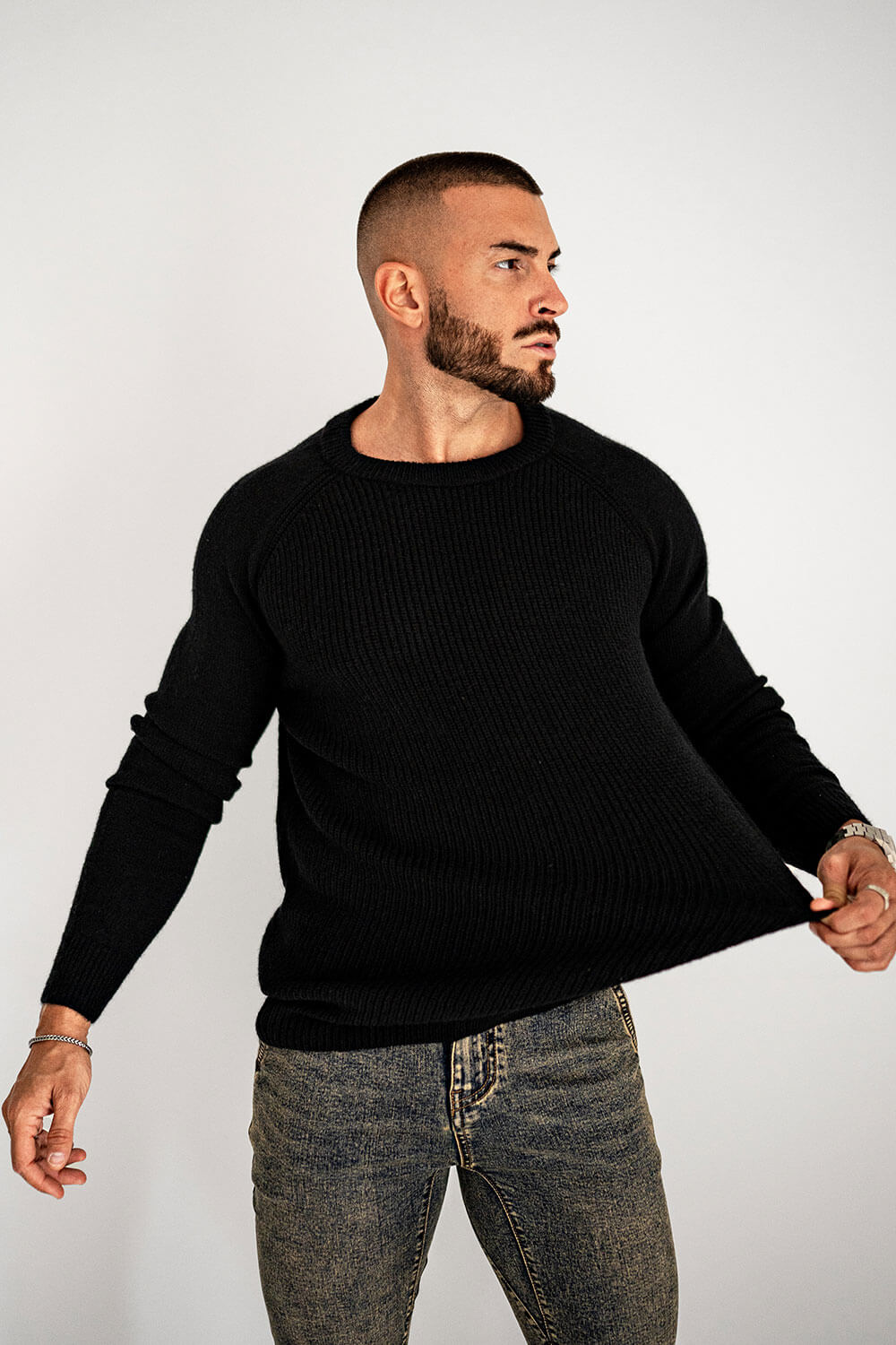 Round Neck Sweater - Black