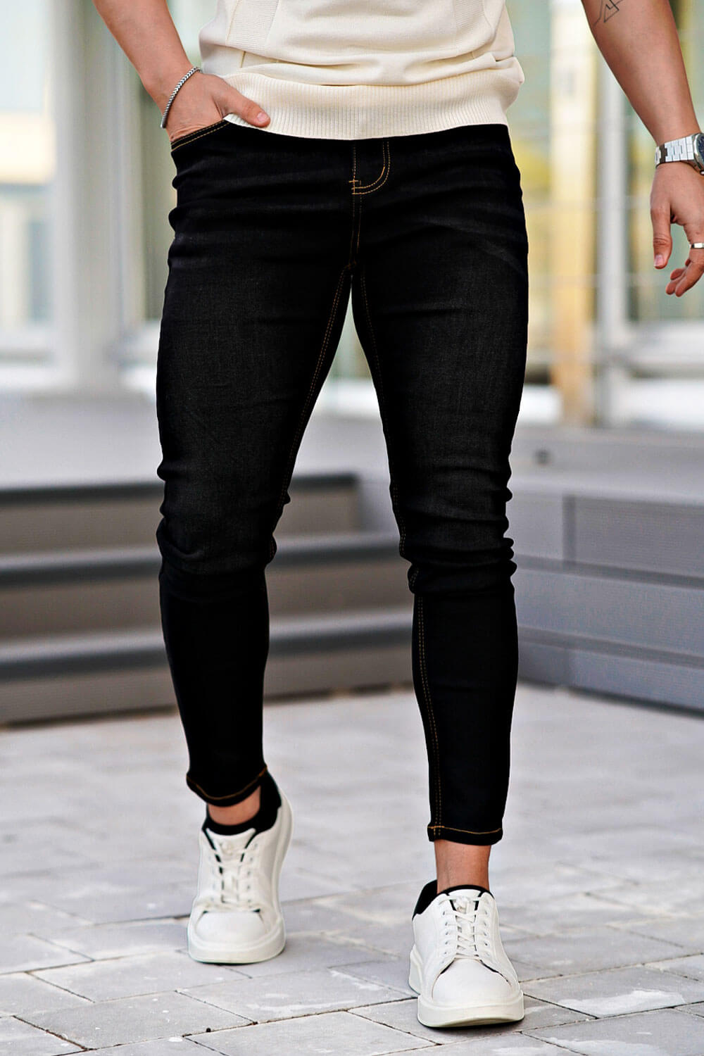 relaxed skinny jeans- black