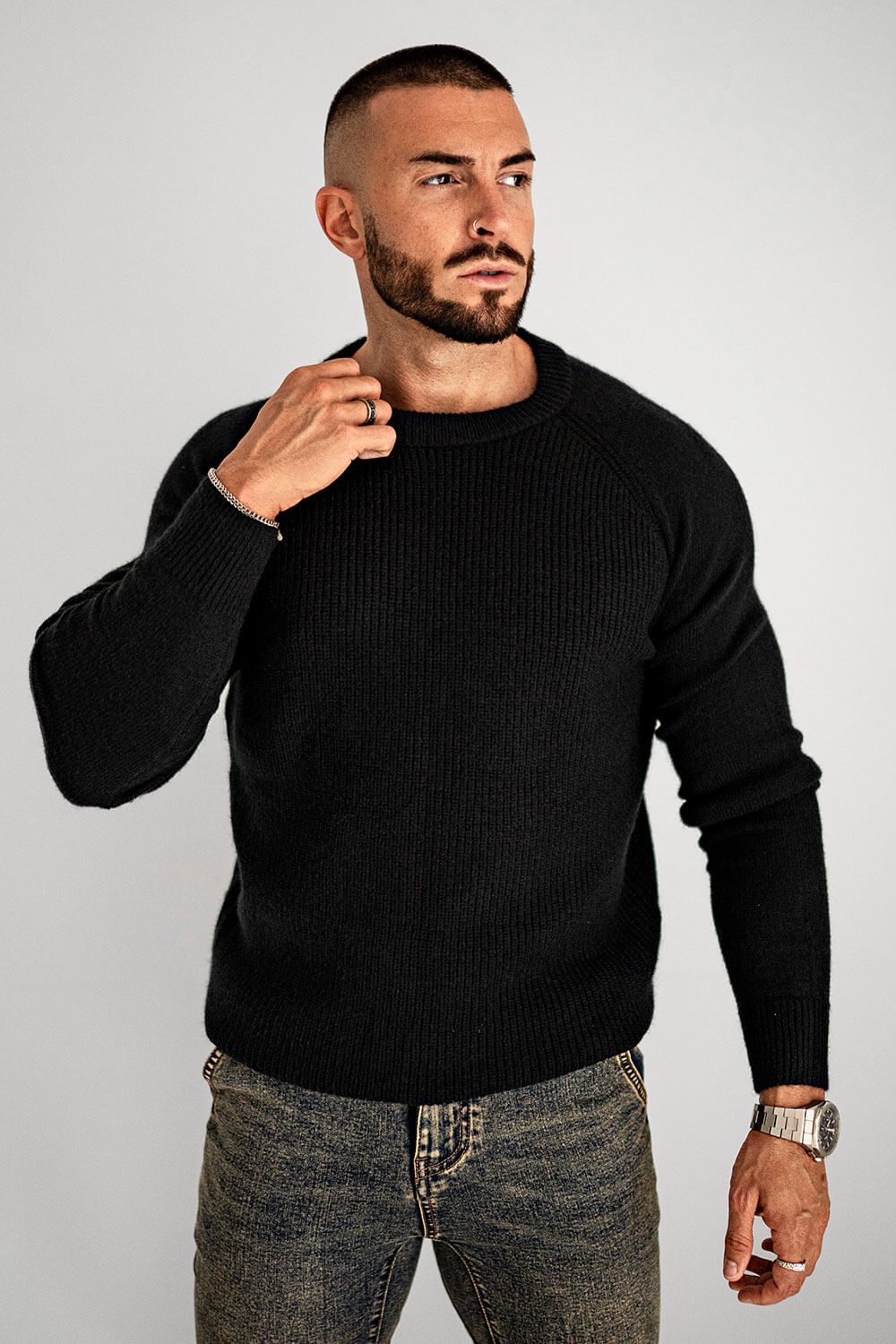 Round Neck Sweater - Black