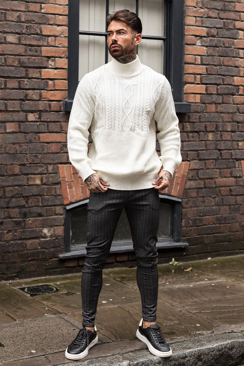 Men's White Knitted Pullover Fashion Sweater