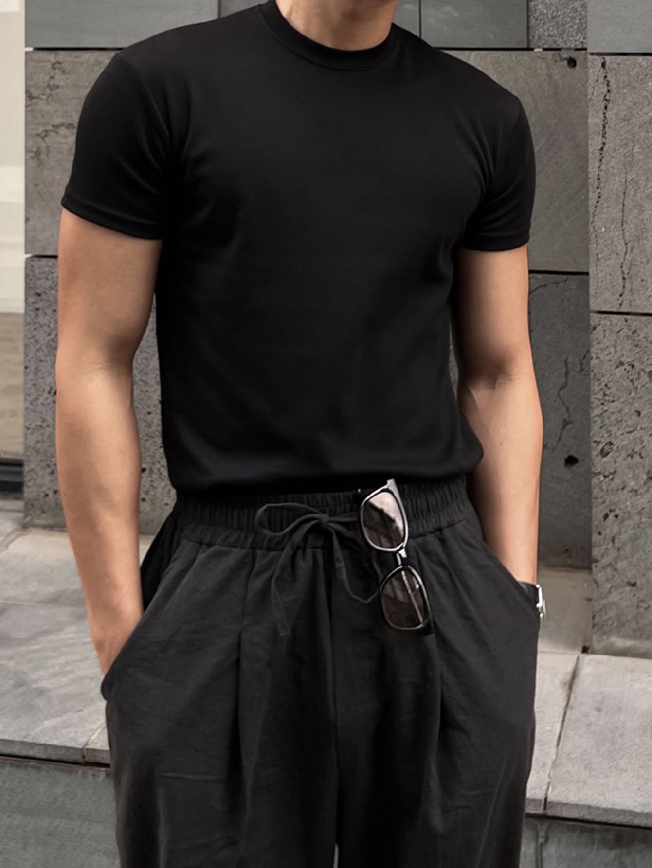 Men Solid Round Neck Tee