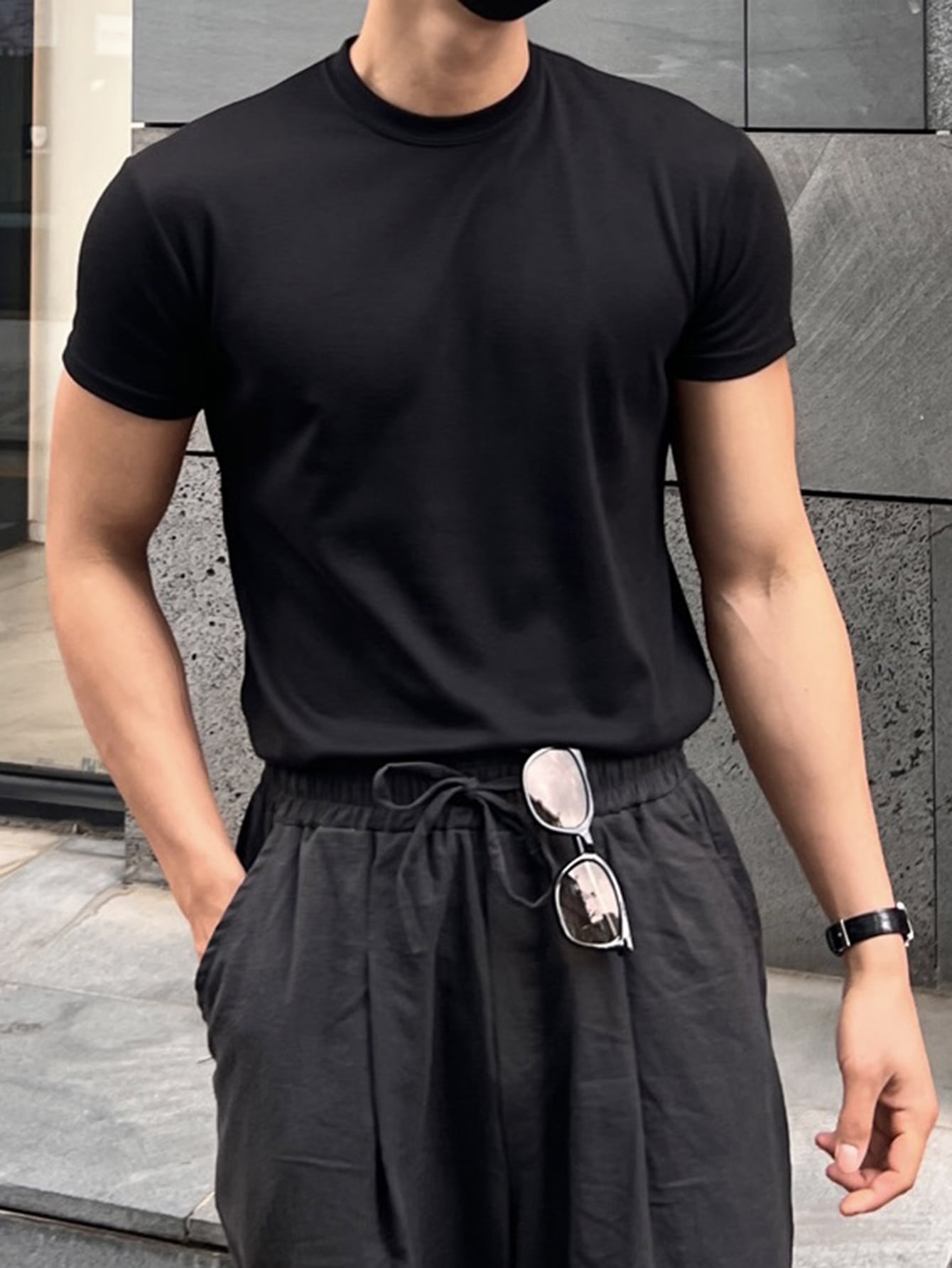 Men Solid Round Neck Tee