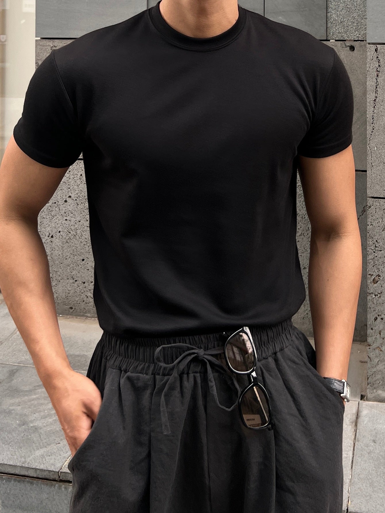 Men Solid Round Neck Tee